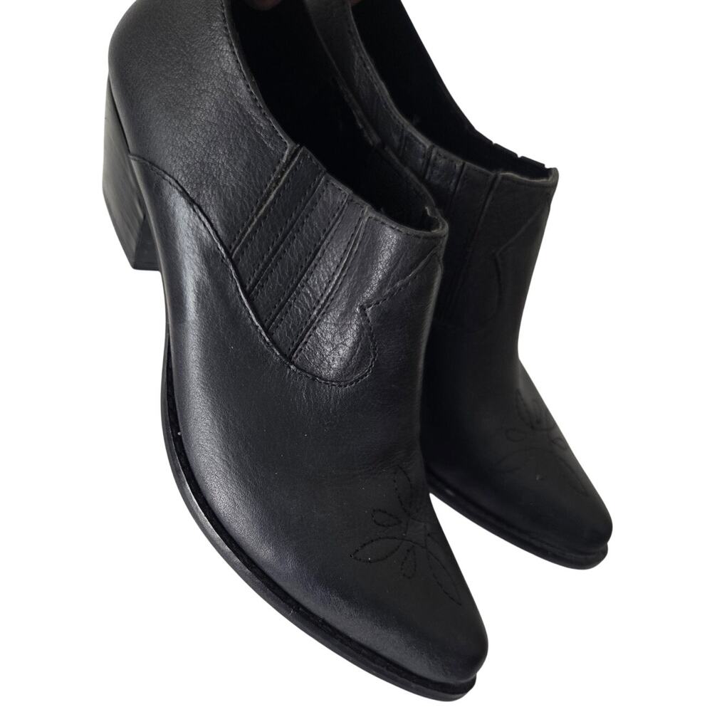 Reba Black Leather Ankle Western Boot Bootie Womens 6.5 Short Pointed Toe
